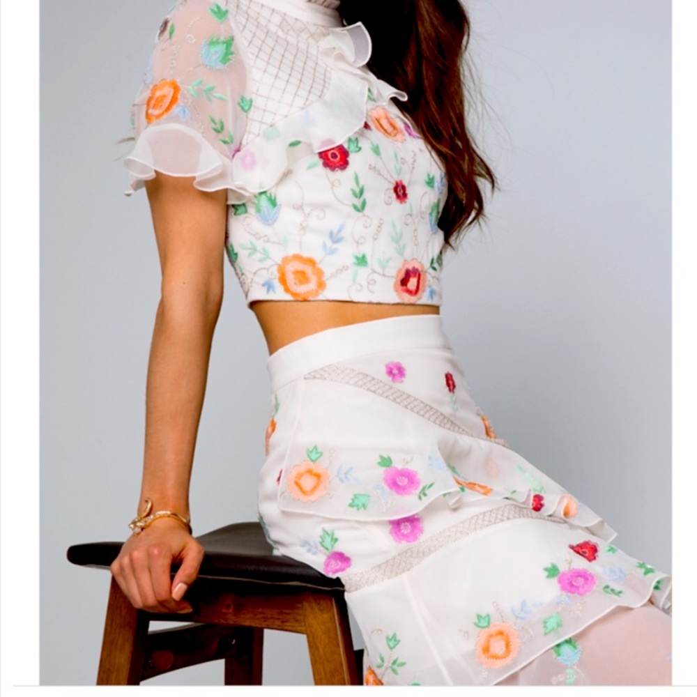 Nwt Bebe embroidered set